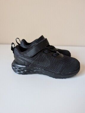 Nike Kids Black Lightweight Hook-and-Loop Gymnastics Sneakers. Size 9C